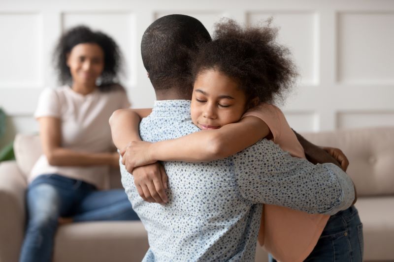 Despu&eacute;s de cualquier tipo de castigo o disciplina, los padres deben reafirmar a sus hijos su amor.