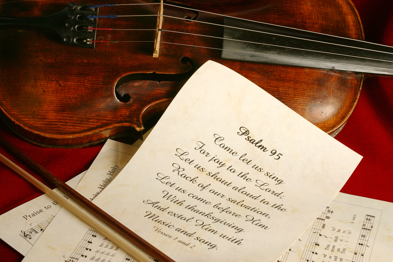 La m&uacute;sica juega un papel importante en la Biblia y en la adoraci&oacute;n a Dios.