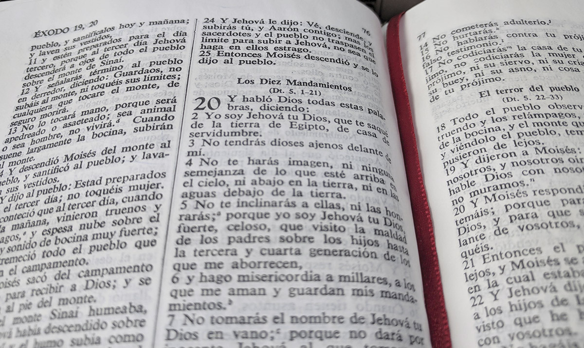 ¿Viviendo los Diez Mandamientos —o simplemente obedeciendo?