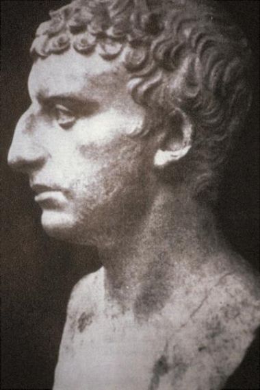 Este busto del historiador jud&iacute;o del primer siglo, Flavio Josefo, muestra que los hombres de esa &eacute;poca, com&uacute;nmente usaban el cabello corto.