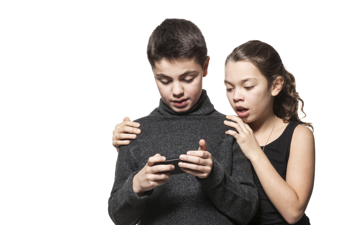 Ayudando a nuestros hijos a manejar las tragedias en las noticias