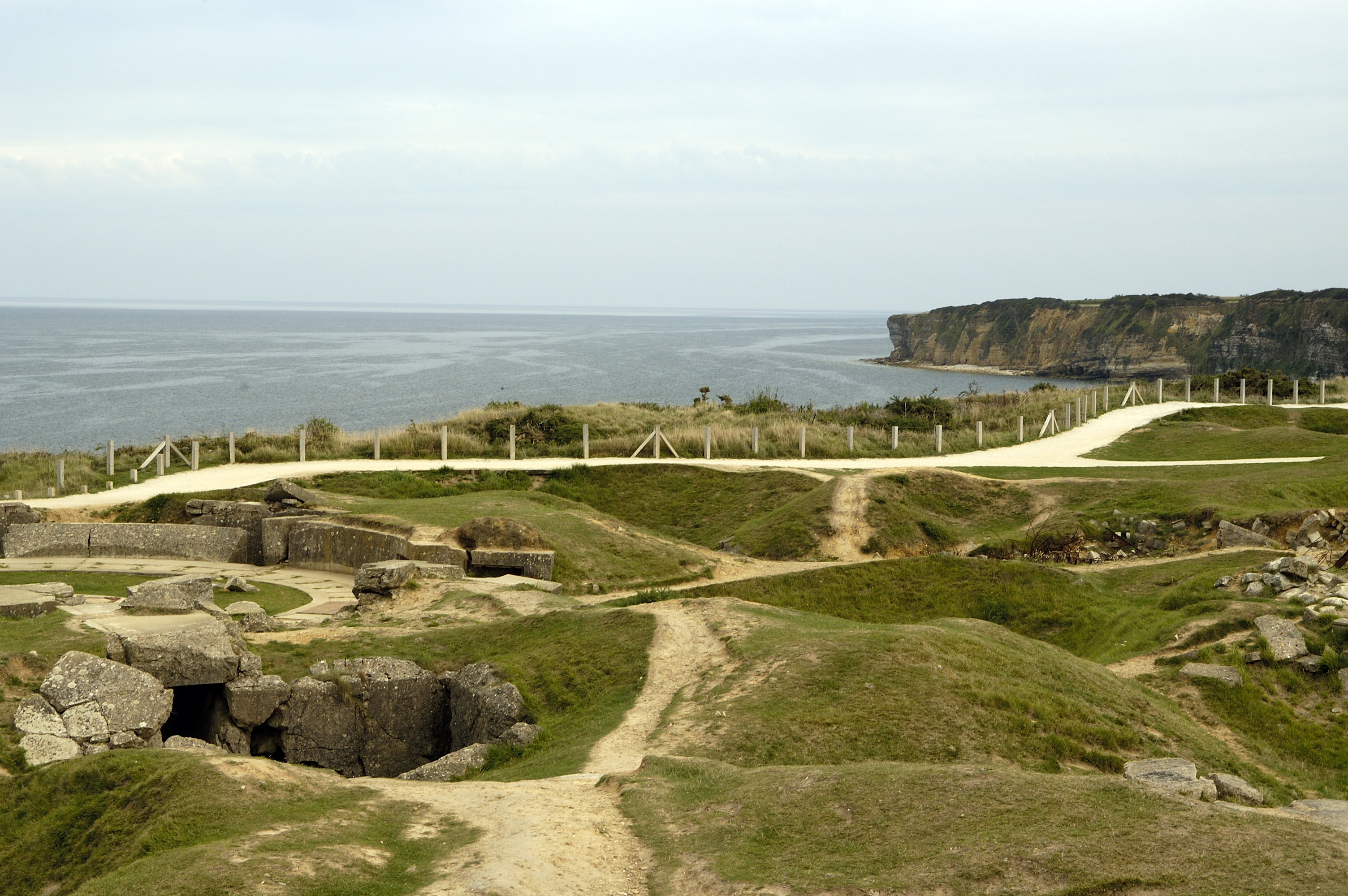 La Pointe du Hoc, sobre las playas del d&iacute;a D de Normand&iacute;a, Francia.